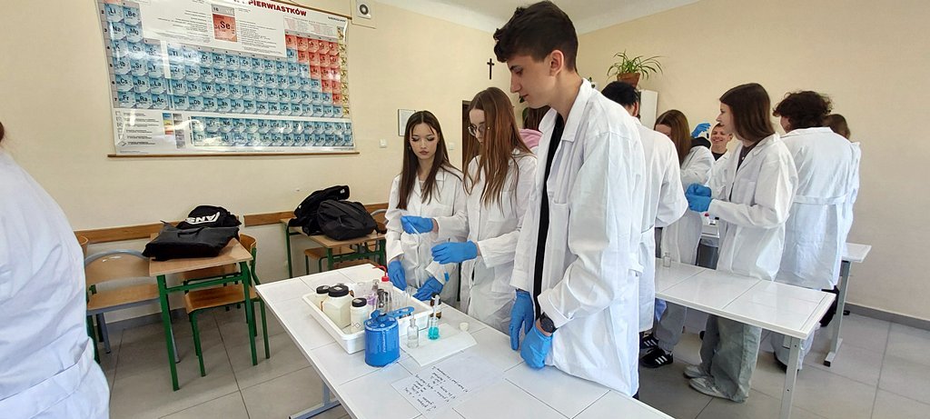 2025-05 Chemiczne przygody