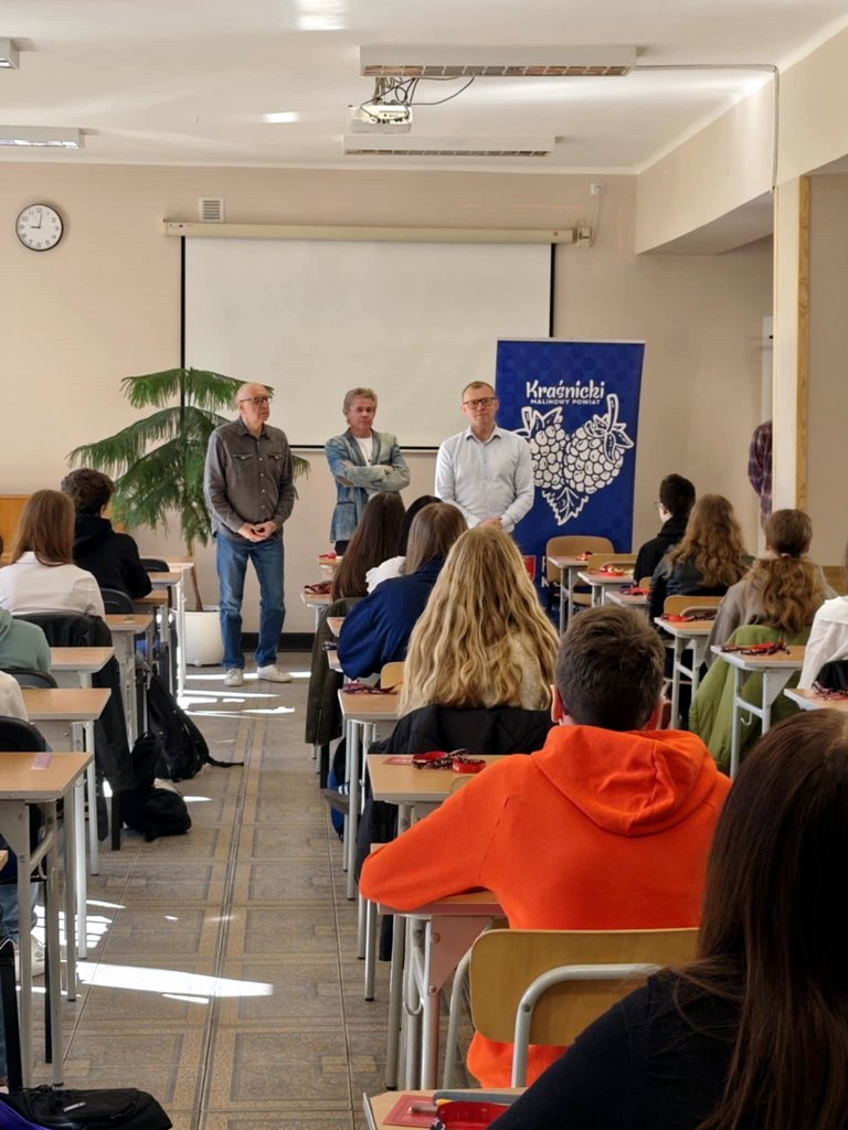 2025-04-28 Kalejdoskop w Reju 2025