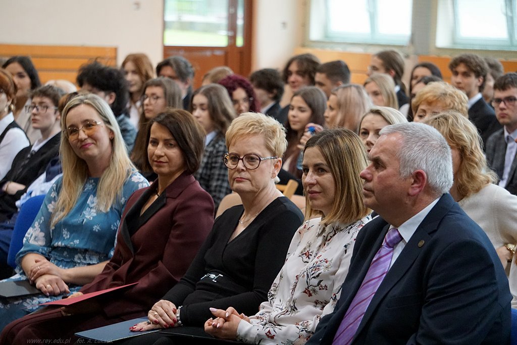 2025-04-25 zakończenie roku klas maturalnych