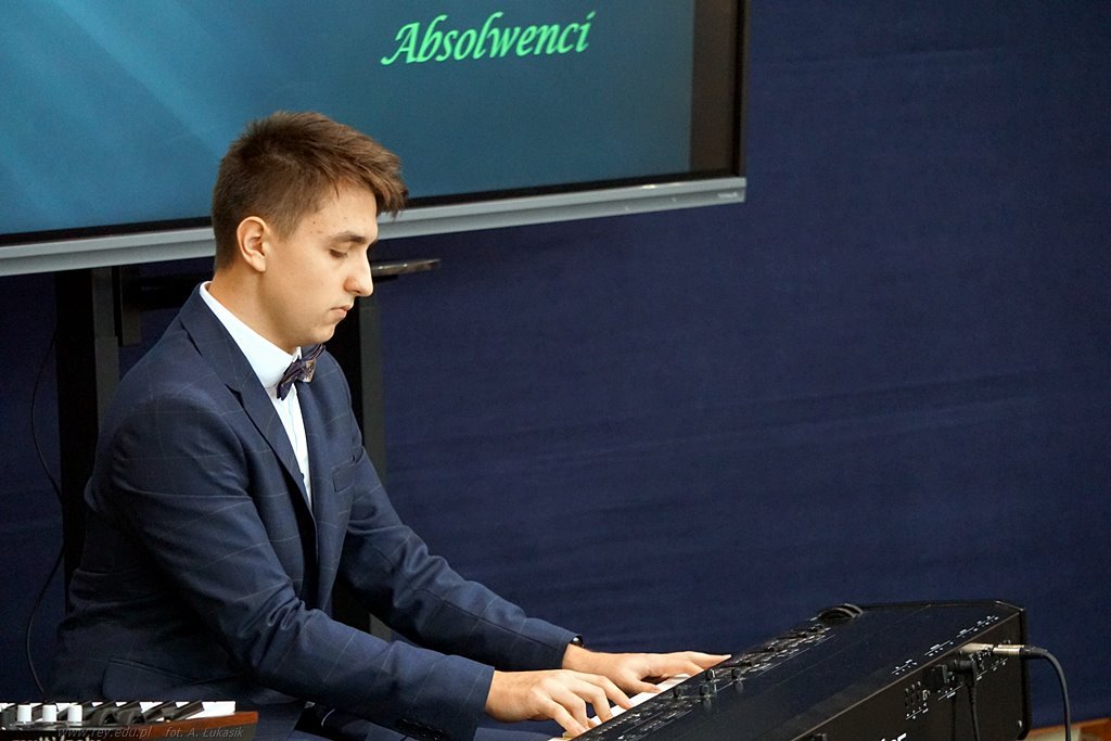 2025-04-25 zakończenie roku klas maturalnych