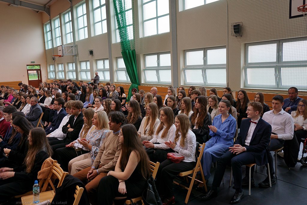 2025-04-25 zakończenie roku klas maturalnych
