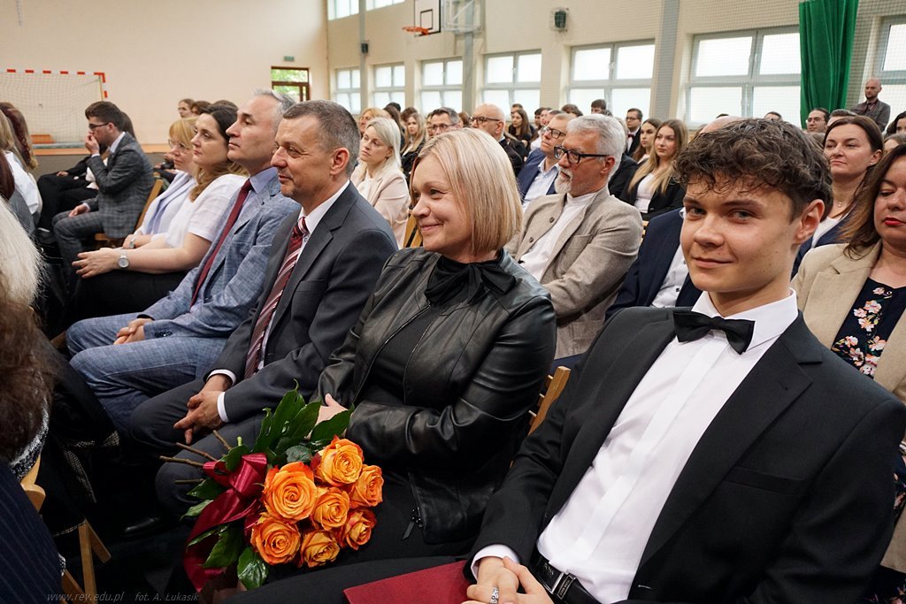 2025-04-25 zakończenie roku klas maturalnych