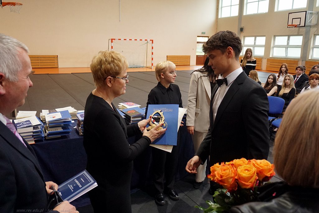 2025-04-25 zakończenie roku klas maturalnych