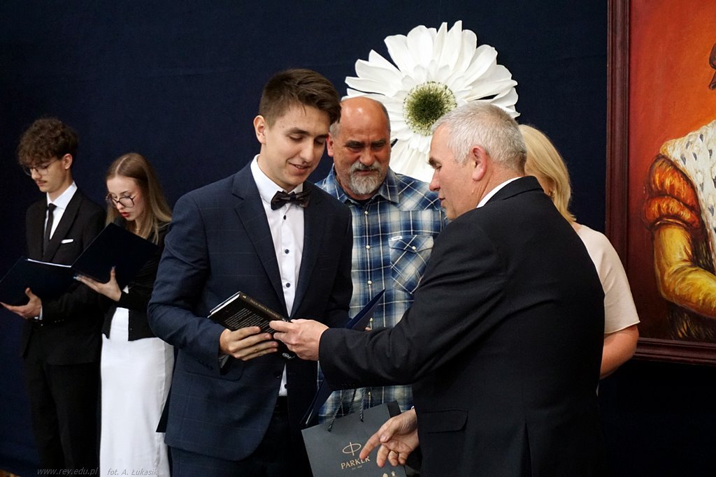 2025-04-25 zakończenie roku klas maturalnych