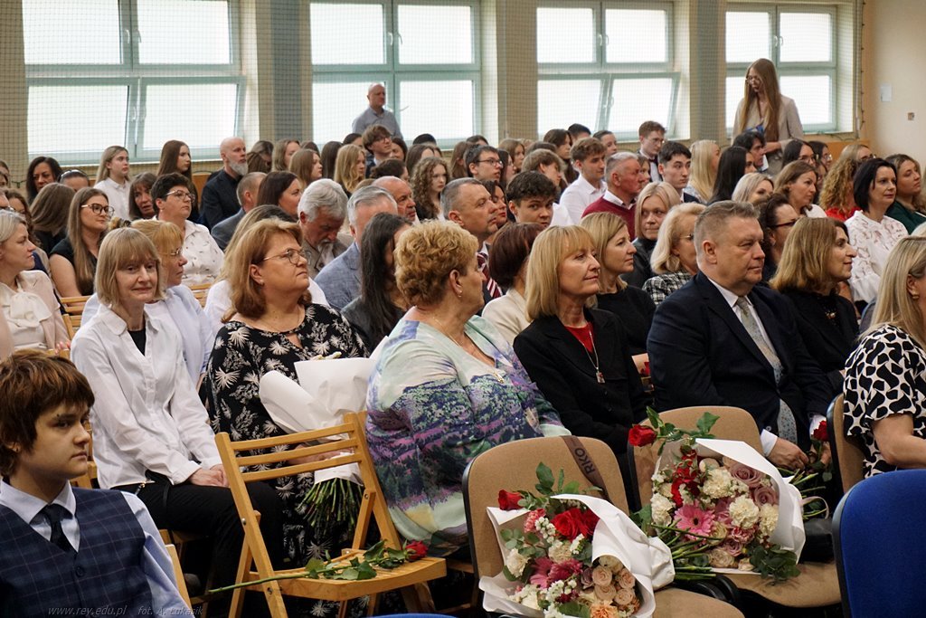 2025-04-25 zakończenie roku klas maturalnych
