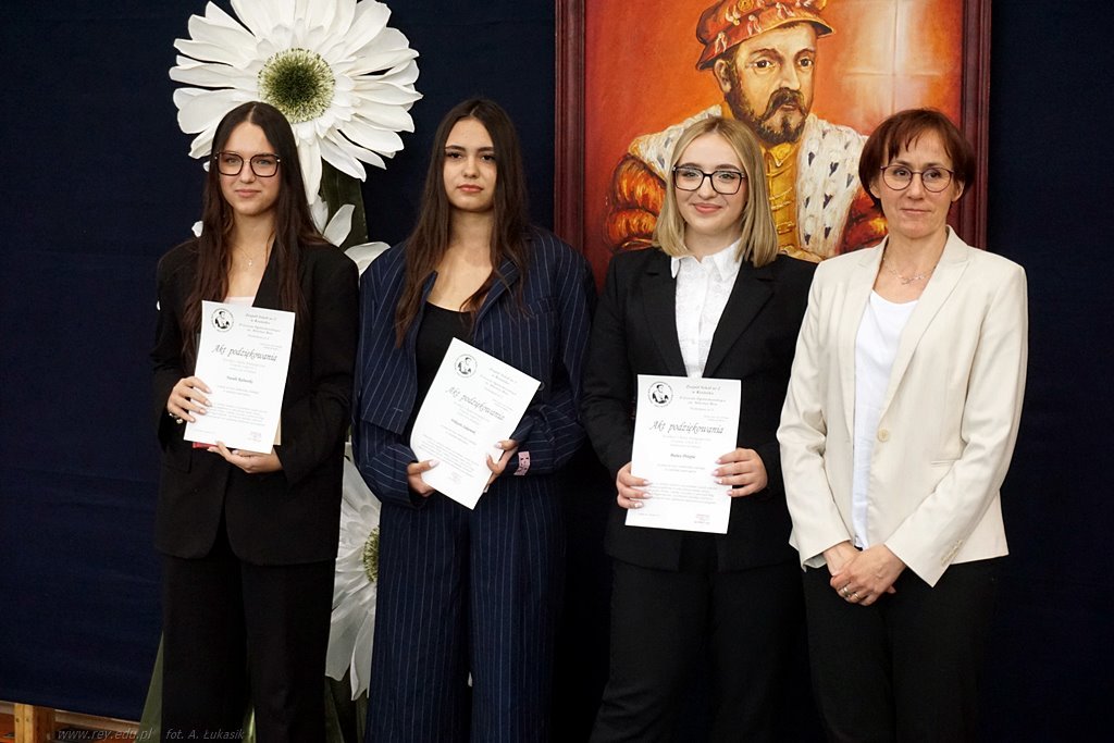2025-04-25 zakończenie roku klas maturalnych