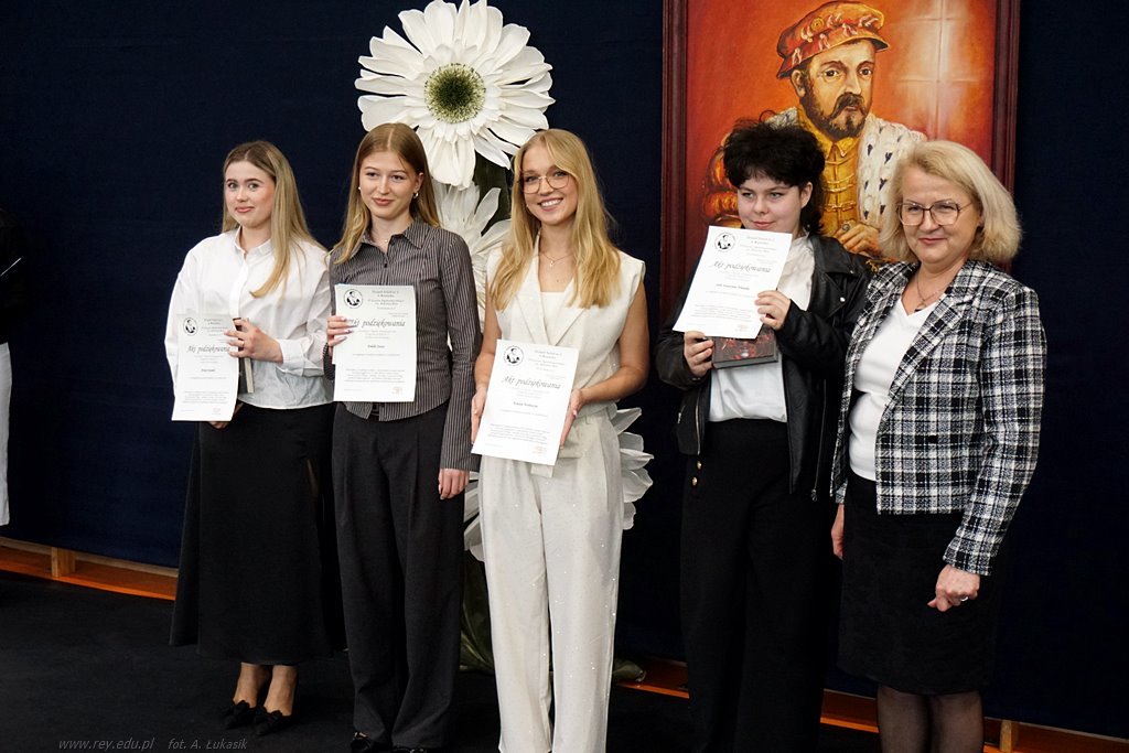 2025-04-25 zakończenie roku klas maturalnych