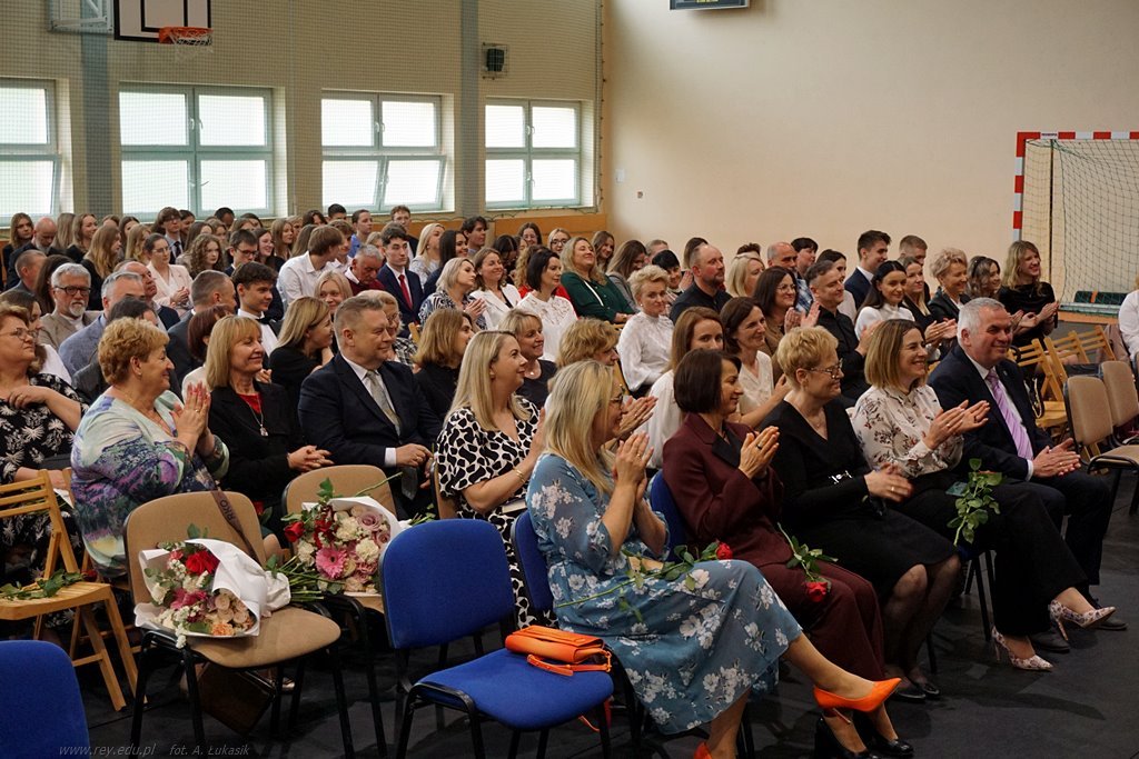 2025-04-25 zakończenie roku klas maturalnych
