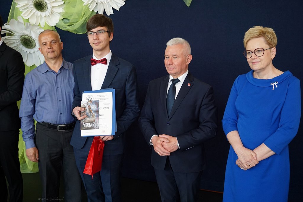 2023-04-28 Zakończenie roku kl maturalnych