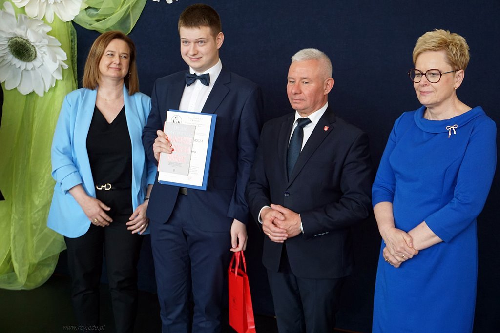 2023-04-28 Zakończenie roku kl maturalnych