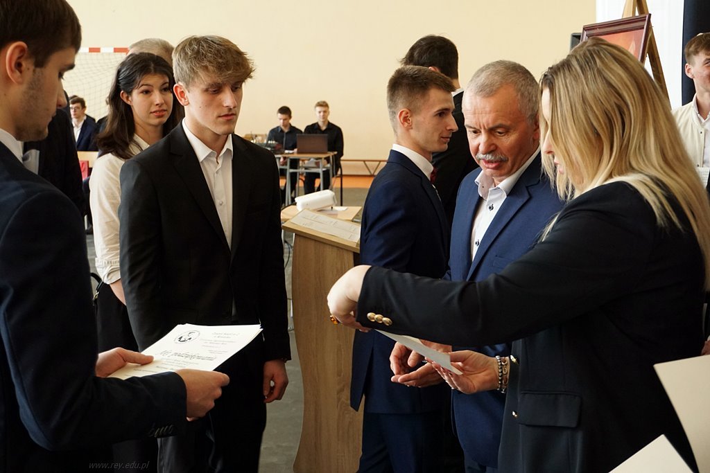 2023-04-28 Zakończenie roku kl maturalnych