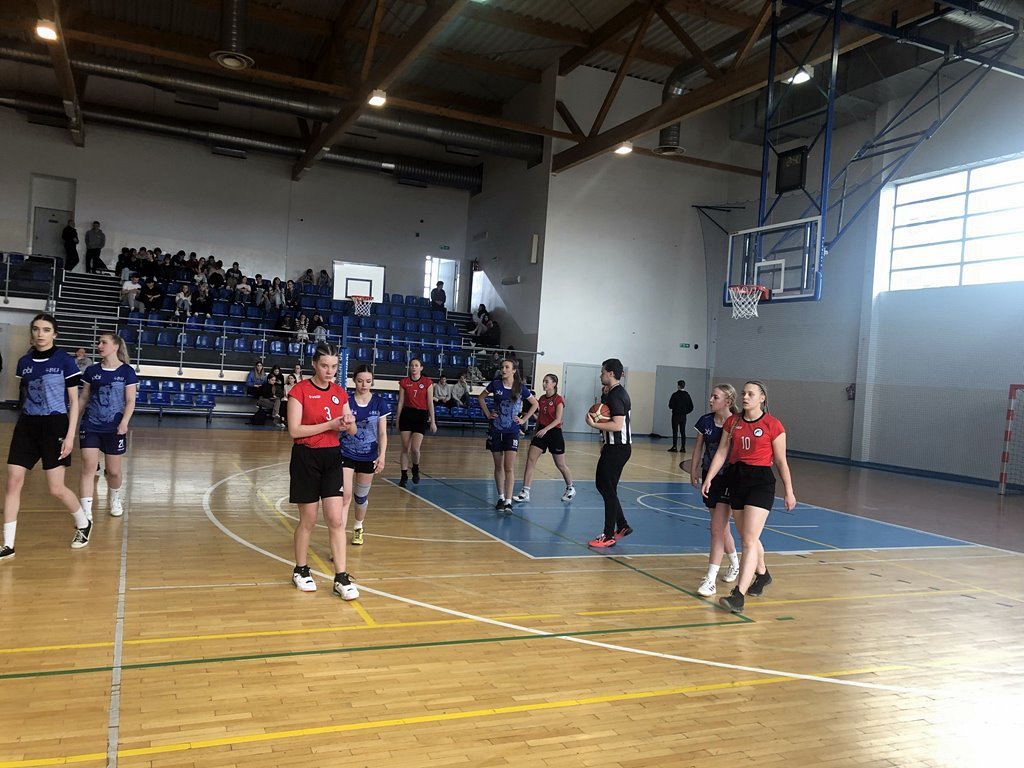 2023-03-28 Koszykarki z Reja brązowymi  medalistkami