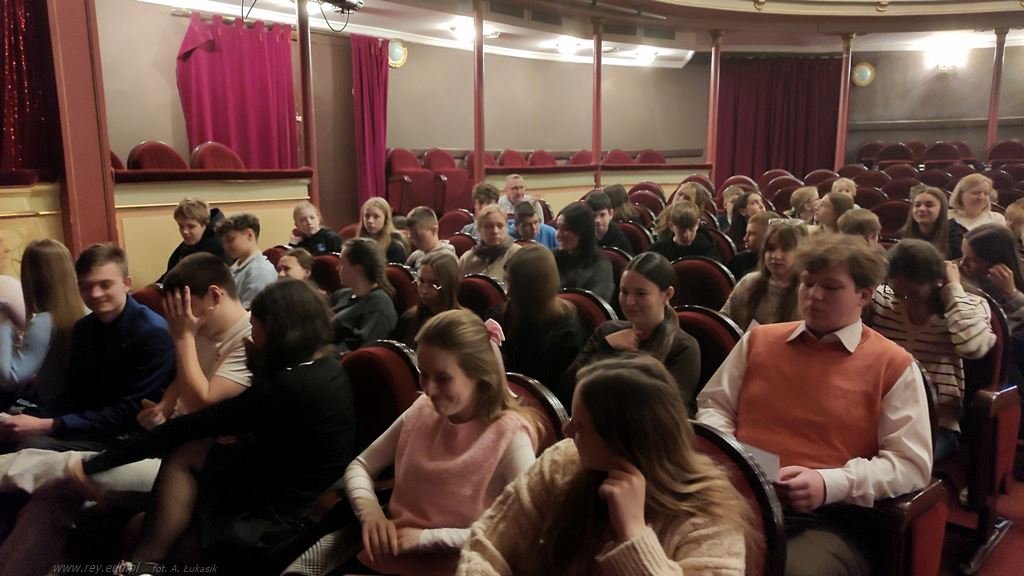 2025-04-08,09 wyjazd Teatr Ostarwy Lublin