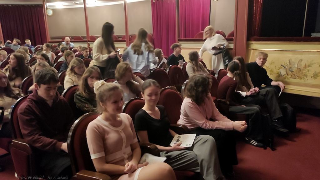 2025-04-08,09 wyjazd Teatr Ostarwy Lublin