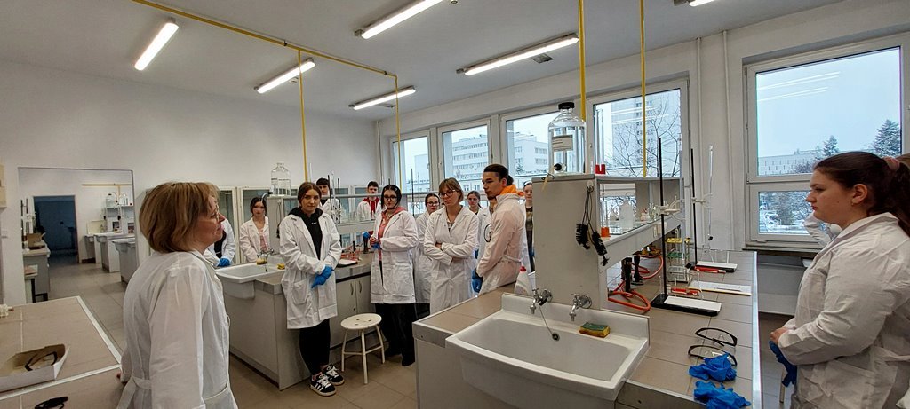 2025-04-11 wyjazd na zajecia z chemii na Umcs