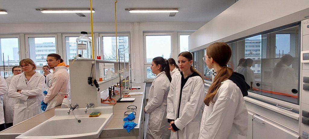 2025-04-11 wyjazd na zajecia z chemii na Umcs