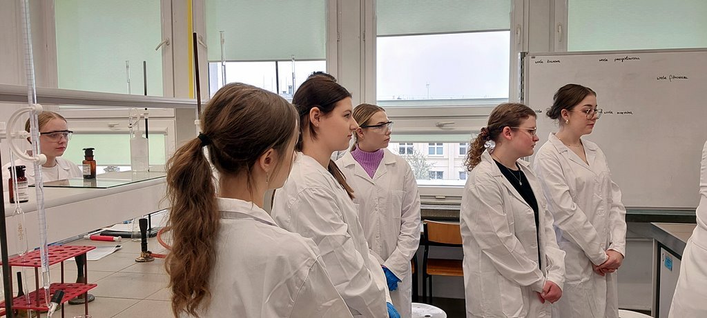 2025-04-11 wyjazd na zajecia z chemii na Umcs