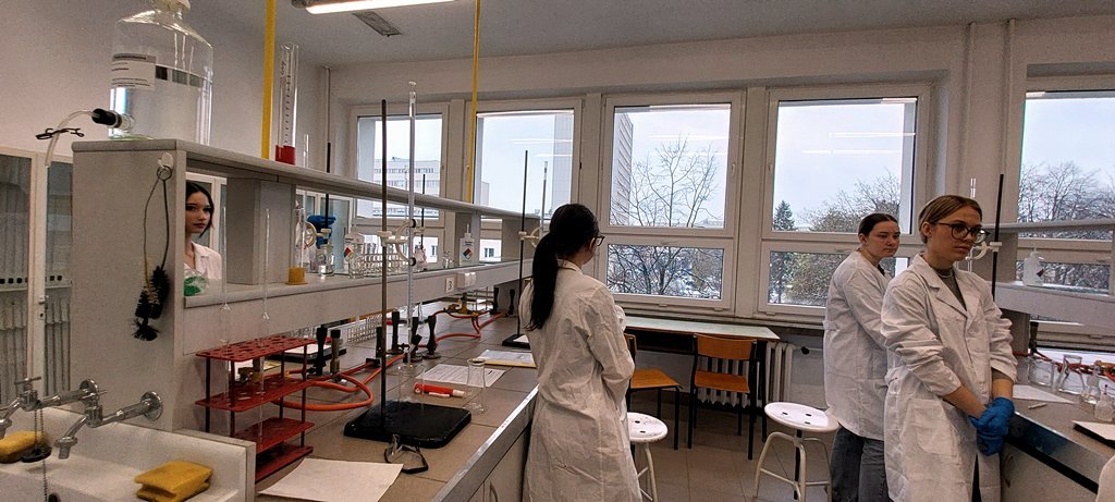 2025-04-11 wyjazd na zajecia z chemii na Umcs