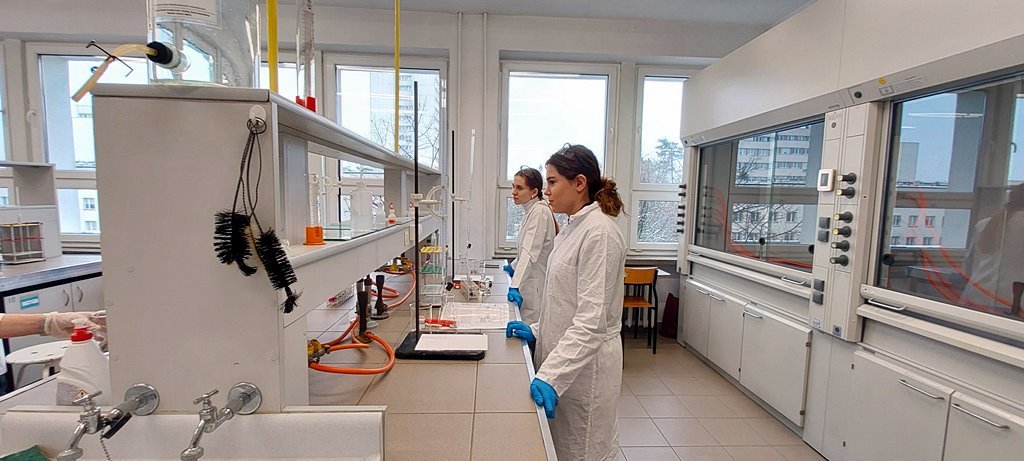 2025-04-11 wyjazd na zajecia z chemii na Umcs