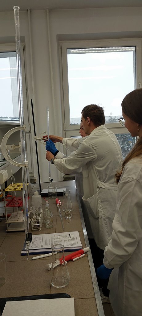 2025-04-11 wyjazd na zajecia z chemii na Umcs