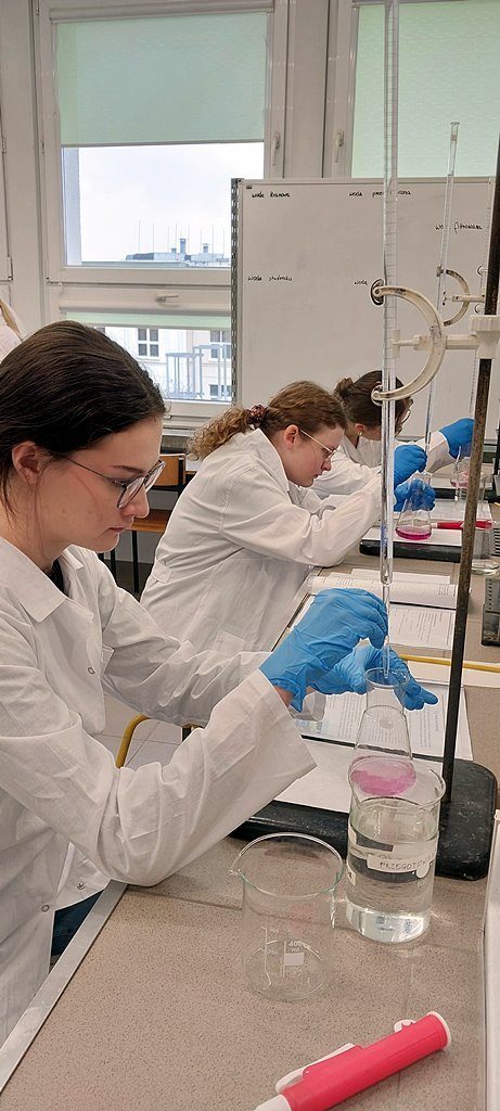 2025-04-11 wyjazd na zajecia z chemii na Umcs
