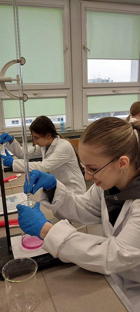 2025-04-11 wyjazd na zajecia z chemii na Umcs