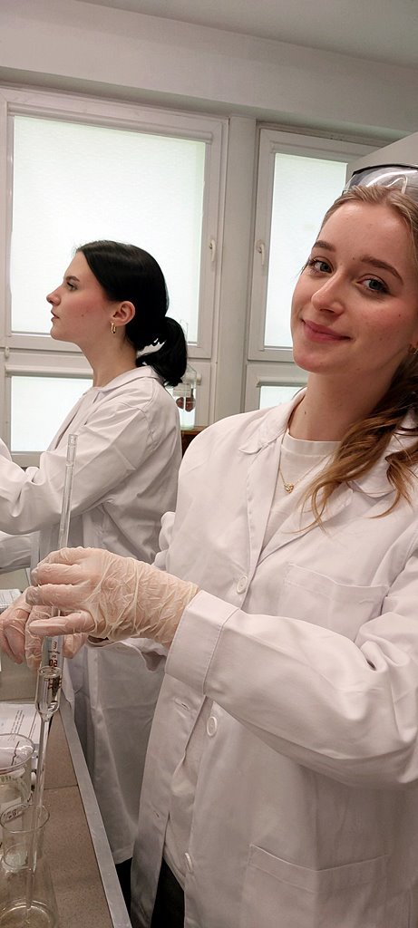 2025-04-11 wyjazd na zajecia z chemii na Umcs
