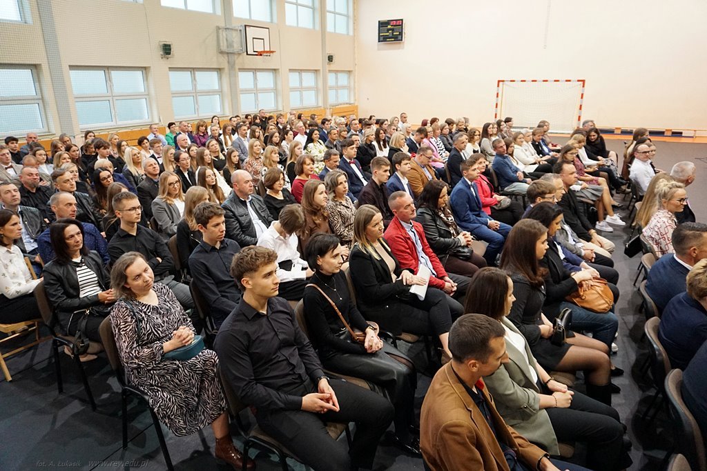 2024-10-16 Stypendia Starosty Kraśnickiego