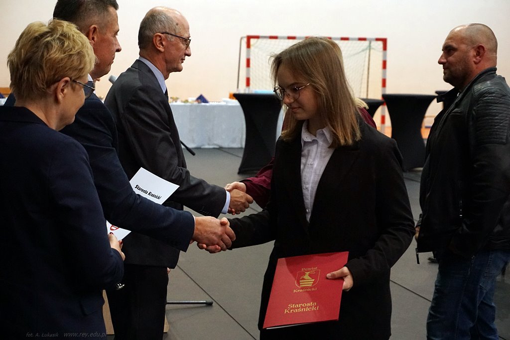 2024-10-16 Stypendia Starosty Kraśnickiego