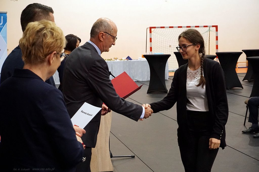 2024-10-16 Stypendia Starosty Kraśnickiego