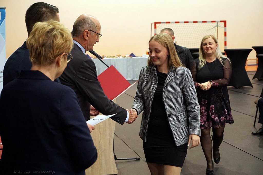 2024-10-16 Stypendia Starosty Kraśnickiego