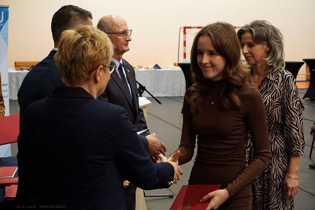 2024-10-16 Stypendia Starosty Kraśnickiego