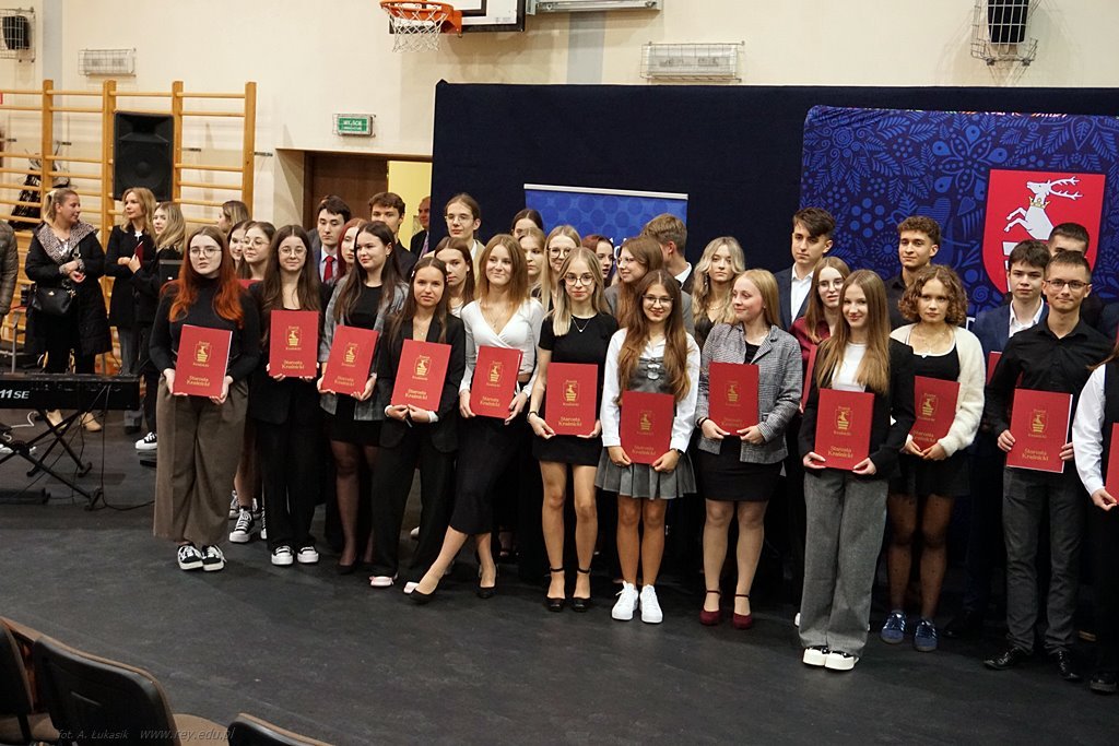 2024-10-16 Stypendia Starosty Kraśnickiego