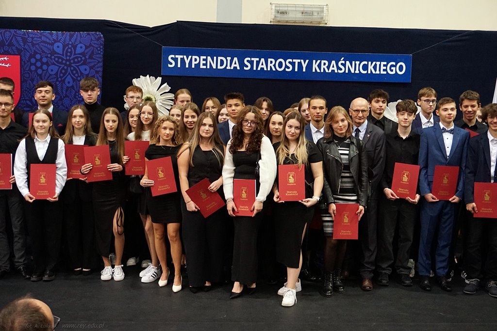 2024-10-16 Stypendia Starosty Kraśnickiego