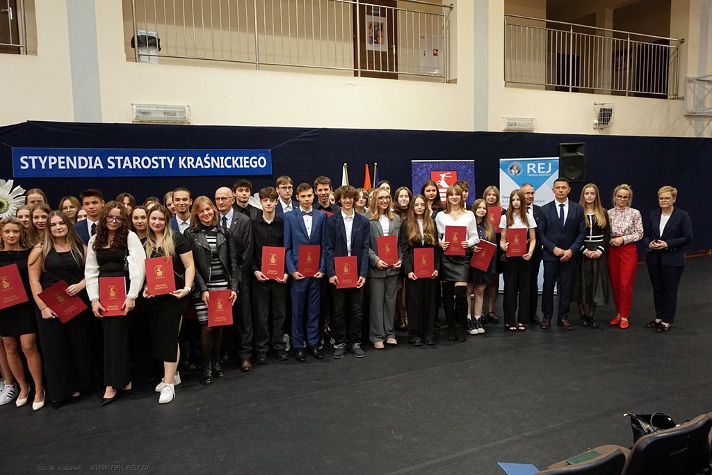 2024-10-16 Stypendia Starosty Kraśnickiego