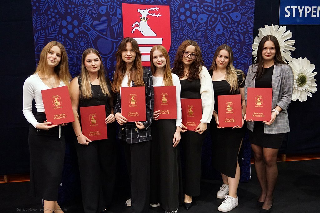 2024-10-16 Stypendia Starosty Kraśnickiego