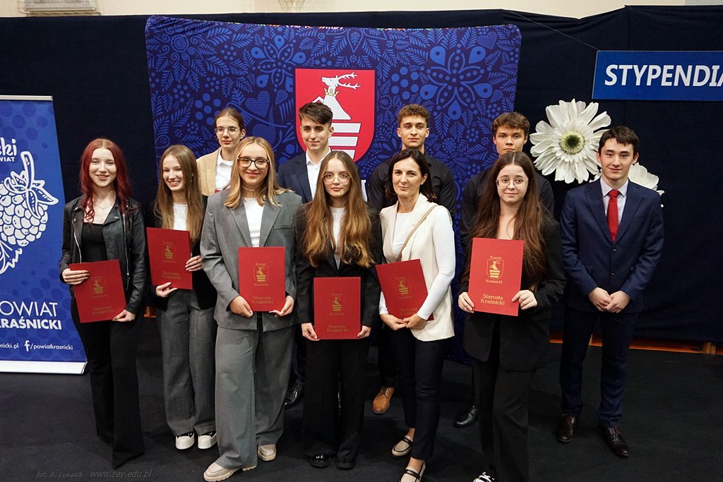 2024-10-16 Stypendia Starosty Kraśnickiego